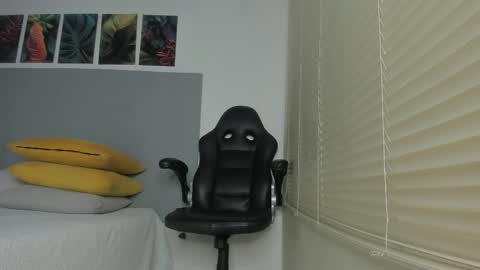 Snapshot of _molly_rosse_ chatting on 02-06-26, 11:46 _molly_rosse_ online show from 02-06-26, 11:46