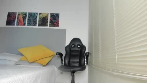 Snapshot of _molly_rosse_ chatting on 02-07-26, 12:09 _molly_rosse_ online show from 02-07-26, 12:09