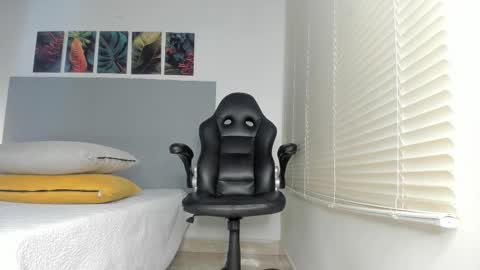 Snapshot of _molly_rosse_ chatting on 02-10-26, 11:36 _molly_rosse_ online show from 02-10-26, 11:36