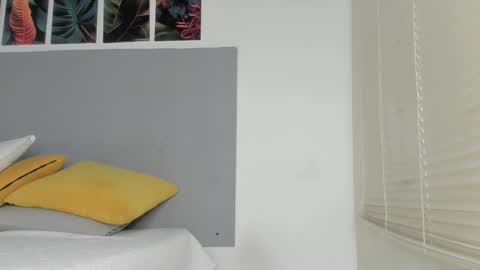 Snapshot of _molly_rosse_ chatting on 02-11-26, 11:48 _molly_rosse_ online show from 02-11-26, 11:48