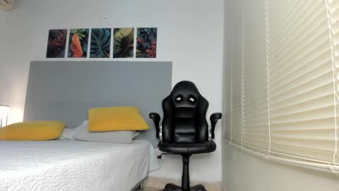 Snapshot of _molly_rosse_ chatting on 02-12-26, 12:22 _molly_rosse_ online show from 02-12-26, 12:22