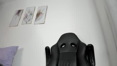 Snapshot of _molly_rosse_ chatting on 06-10-26, 11:53 _molly_rosse_ online show from 06-10-26, 11:53