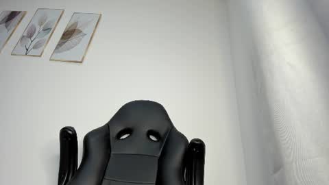 Snapshot of _molly_rosse_ chatting on 06-23-26, 12:03 _molly_rosse_ online show from 06-23-26, 12:03