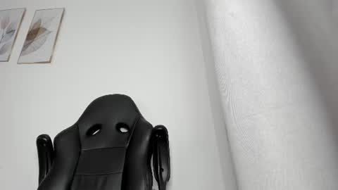 Snapshot of _molly_rosse_ chatting on 06-25-26, 12:20 _molly_rosse_ online show from 06-25-26, 12:20