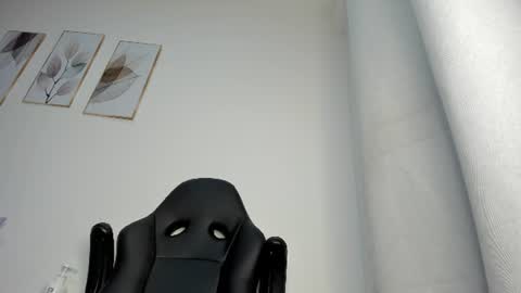Snapshot of _molly_rosse_ chatting on 07-11-26, 11:57 _molly_rosse_ online show from 07-11-26, 11:57