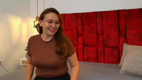 _monaliza_ online show from 05-25-26, 12:33