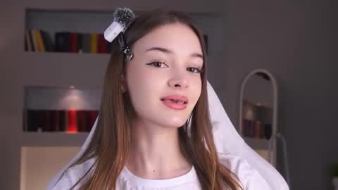 Snapshot of _moonlit_melody_ chatting on 02-28-26, 04:30 Margo online show from 02-28-26, 04:30