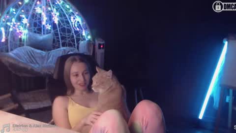 Debby  online show from 01-22-25, 07:34