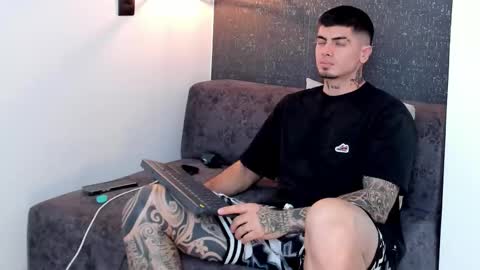 _mrcock_ online show from 10-04-25, 07:23