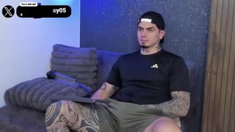 Snapshot of _mrcock_ chatting on 06-10-26, 05:28 _mrcock_ online show from 06-10-26, 05:28