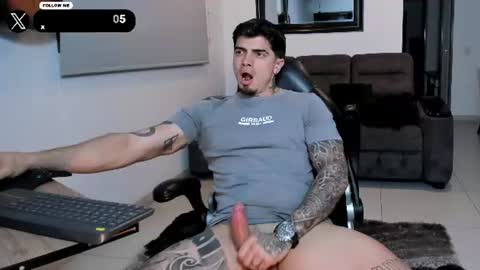 Snapshot of _mrcock_ chatting on 07-11-26, 12:57 _mrcock_ online show from 07-11-26, 12:57
