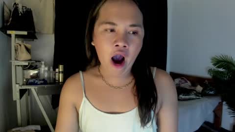 Snapshot of _mslibaylibay_ chatting on 06-21-26, 01:35 Angel online show from 06-21-26, 01:35