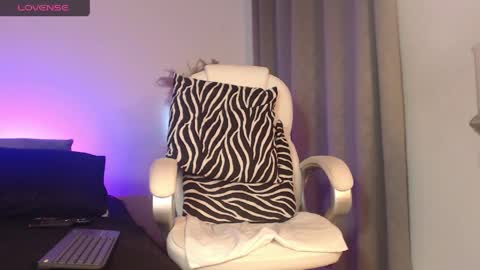 Naia Ross online show from 05-19-26, 01:11