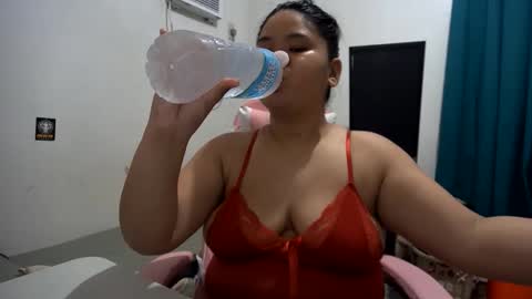 Snapshot of _natalieey chatting on 05-27-26, 04:04 nics online show from 05-27-26, 04:04