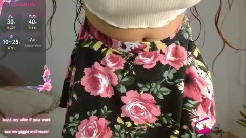 _nayade_ online show from 09-21-25, 11:39