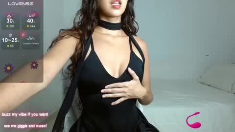 _nayade_ online show from 03-24-26, 12:04