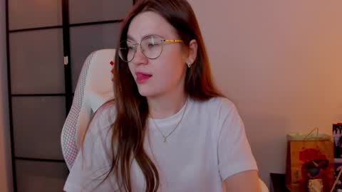 Mia with a big heart  online show from 01-18-25, 03:31