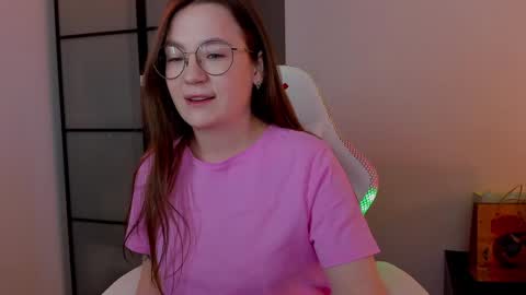 Mia with a big heart  online show from 02-07-25, 03:45