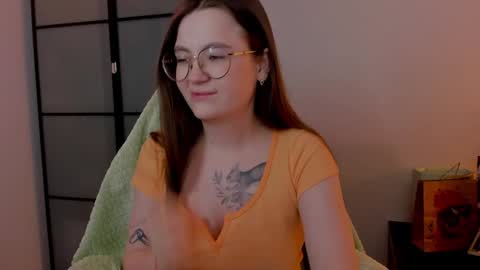 Mia with a big heart  online show from 02-08-25, 03:30