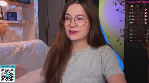 Mia with a big heart  online show from 10-24-25, 11:39