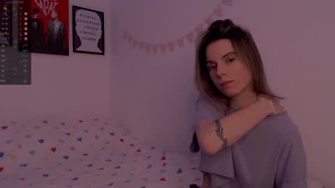 Snapshot of _ni_kiss chatting on 12-13-24, 01:48 Nika online show from 12-13-24, 01:48