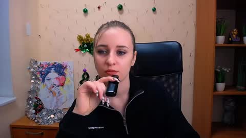 Nica online show from 12-14-24, 12:44