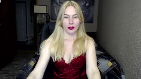 Snapshot of _night_fantasy_ chatting on 02-11-25, 08:52 Donella online show from 02-11-25, 08:52