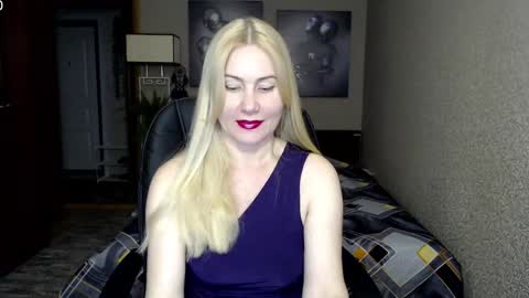 Snapshot of _night_fantasy_ chatting on 02-19-25, 02:34 Donella online show from 02-19-25, 02:34