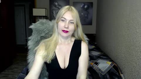 Snapshot of _night_fantasy_ chatting on 03-07-25, 07:38 Donella online show from 03-07-25, 07:38