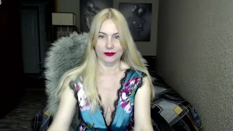 Snapshot of _night_fantasy_ chatting on 03-10-25, 07:18 Donella online show from 03-10-25, 07:18