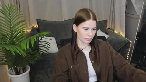 _nikol_cute_ online show from 05-30-26, 01:57