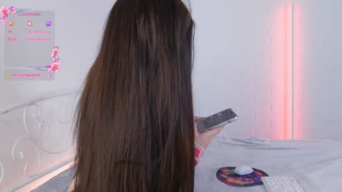 Snapshot of _noell_ chatting on 12-11-24, 05:37 Vivian online show from 12-11-24, 05:37