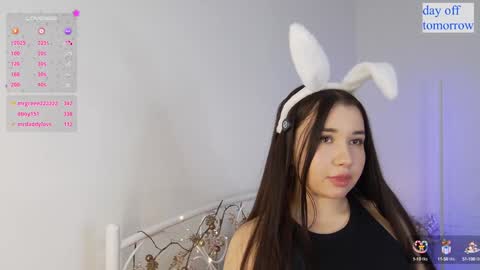 Snapshot of _noell_ chatting on 01-03-25, 06:14 Vivian online show from 01-03-25, 06:14