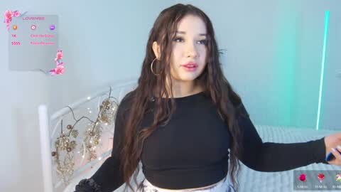 Snapshot of _noell_ chatting on 02-01-25, 02:34 Vivian online show from 02-01-25, 02:34