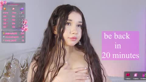 Snapshot of _noell_ chatting on 02-25-25, 05:36 Vivian online show from 02-25-25, 05:36