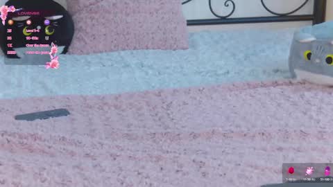 Snapshot of _noell_ chatting on 03-11-25, 06:32 Vivian online show from 03-11-25, 06:32