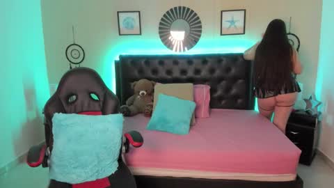 Olivia jones online show from 10-11-25, 03:32