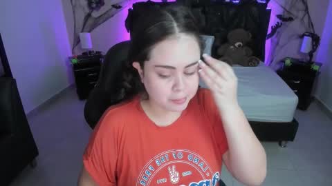 Olivia jones online show from 10-18-25, 12:06