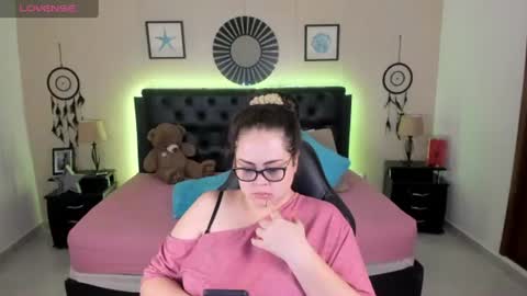 Snapshot of _oliviajoness chatting on 07-01-26, 12:18 Olivia jones online show from 07-01-26, 12:18