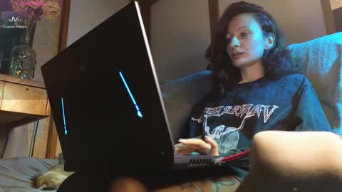 Snapshot of _owner_ chatting on 12-29-24, 05:22 The Supreme Goddess Rose online show from 12-29-24, 05:22