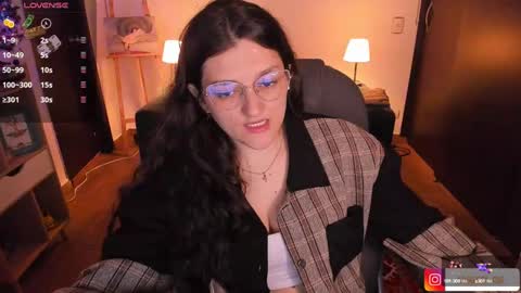 Snapshot of _peach__ chatting on 12-16-24, 01:21 violeta ig online show from 12-16-24, 01:21