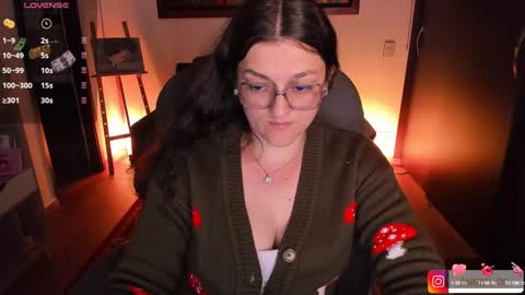 Snapshot of _peach__ chatting on 02-04-25, 04:26 violeta ig online show from 02-04-25, 04:26