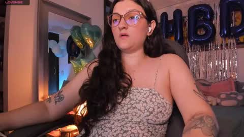 Snapshot of _peach__ chatting on 03-09-25, 06:50 violeta ig online show from 03-09-25, 06:50