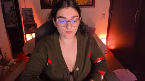 Snapshot of _peach__ chatting on 10-08-25, 04:21 violeta ig online show from 10-08-25, 04:21