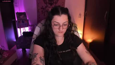 Snapshot of _peach__ chatting on 07-08-26, 03:22 violeta ig online show from 07-08-26, 03:22