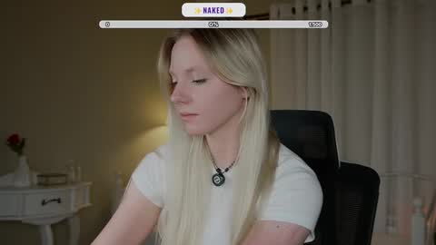 Snapshot of _penisflytrap_ chatting on 10-03-25, 03:20 Viktoria online show from 10-03-25, 03:20