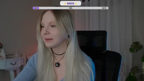 Snapshot of _penisflytrap_ chatting on 10-28-25, 06:43 Viktoria online show from 10-28-25, 06:43