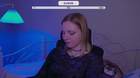 Snapshot of _penisflytrap_ chatting on 02-25-26, 04:33 Viktoria online show from 02-25-26, 04:33