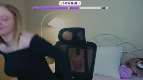 Snapshot of _penisflytrap_ chatting on 03-08-26, 02:04 Viktoria online show from 03-08-26, 02:04