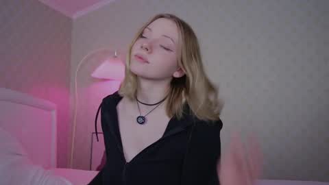 Snapshot of _penisflytrap_ chatting on 03-24-26, 04:12 Viktoria online show from 03-24-26, 04:12
